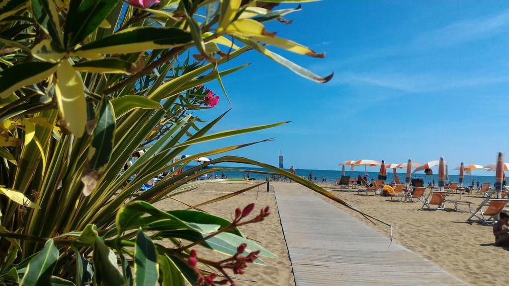 Appartamenti Narcisi Bibione Exteriör bild