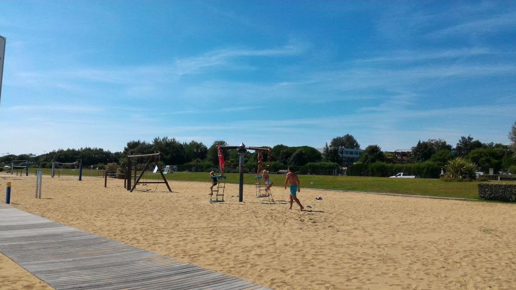 Appartamenti Narcisi Bibione Exteriör bild