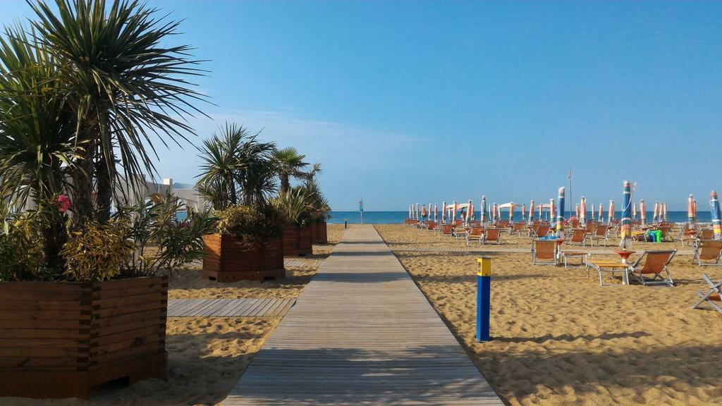 Appartamenti Narcisi Bibione Exteriör bild