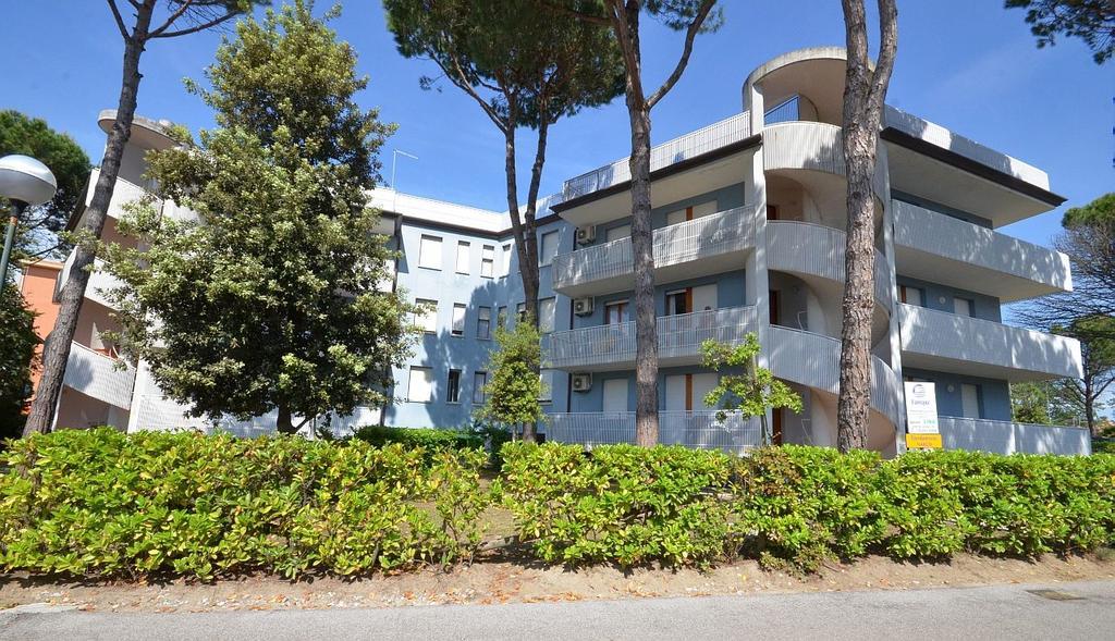 Appartamenti Narcisi Bibione Exteriör bild